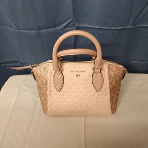 NWT Michael Kors Sienna Medium Messenger